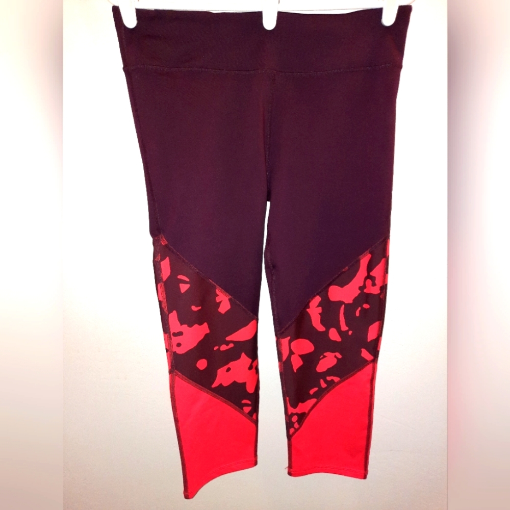 NWT Fabletics Brogan Capri maroon and red splash design